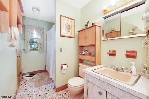 261 Andover Dr, Wayne, NJ 07470 photo 14