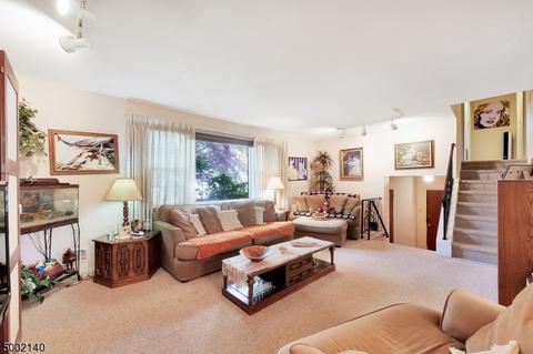 261 Andover Dr, Wayne, NJ 07470 photo 6