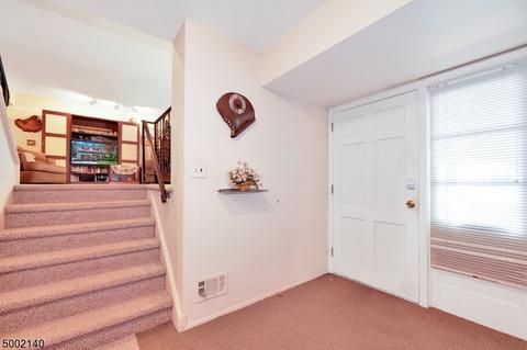 261 Andover Dr, Wayne, NJ 07470 photo 4
