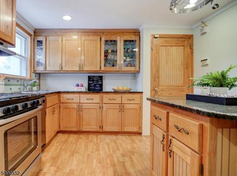 8 Mapes Ave, Springfield, NJ 07081 photo 9