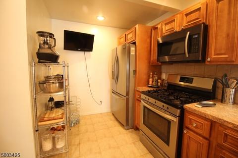 171 Berdan Pl, Hackensack, NJ 07601 photo 12