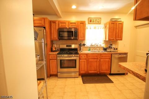 171 Berdan Pl, Hackensack, NJ 07601 photo 11