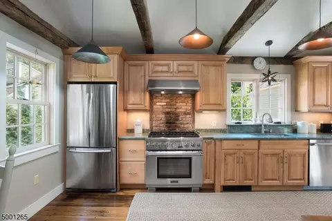 41 Compton Ct, Basking Ridge, NJ 07920 photo 6
