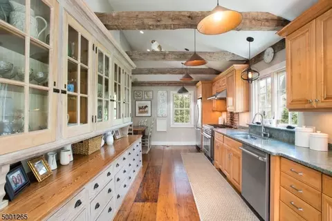 41 Compton Ct, Basking Ridge, NJ 07920 photo 5