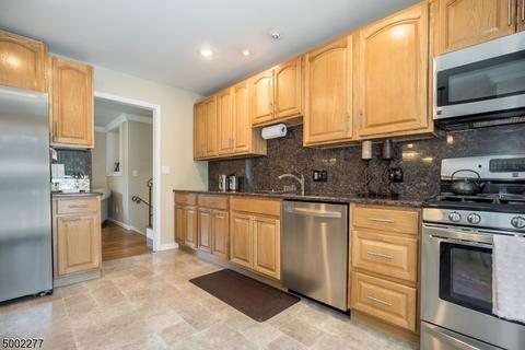 5 Normandy Dr, Wayne, NJ 07470 photo 11
