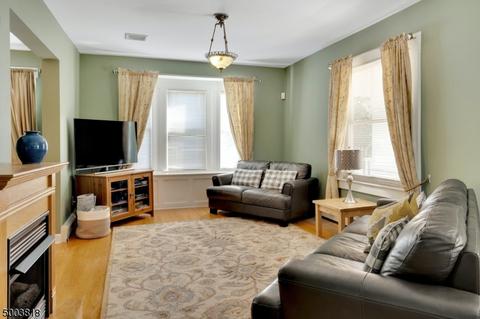 50 Hampton Pl, Nutley, NJ 07110 photo 3