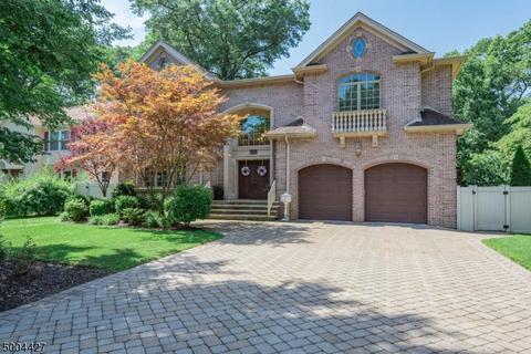 13 Clauss Ave, Paramus, NJ 07652 photo 1