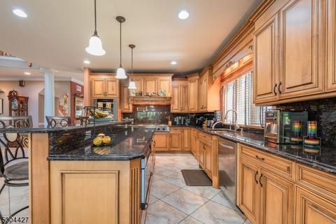 13 Clauss Ave, Paramus, NJ 07652 photo 6