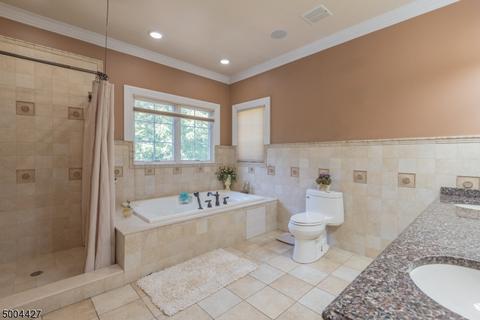 13 Clauss Ave, Paramus, NJ 07652 photo 14