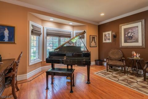 13 Clauss Ave, Paramus, NJ 07652 photo 4