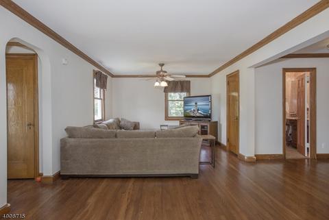 847 Ratzer Rd, Wayne, NJ 07470 photo 4
