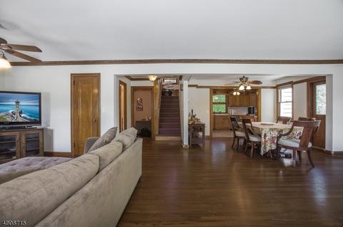 847 Ratzer Rd, Wayne, NJ 07470 photo 2