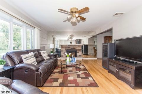 28 Hershey Rd, Wayne, NJ 07470 photo 9