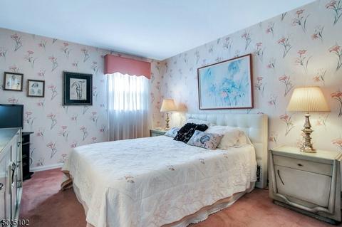 337 Mckinley Blvd, Paramus, NJ 07652 photo 10