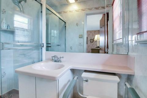 337 Mckinley Blvd, Paramus, NJ 07652 photo 12