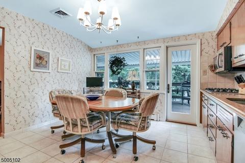 337 Mckinley Blvd, Paramus, NJ 07652 photo 9