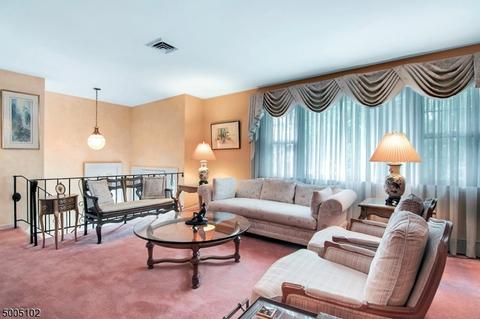 337 Mckinley Blvd, Paramus, NJ 07652 photo 3