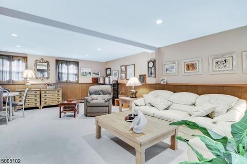 337 Mckinley Blvd, Paramus, NJ 07652 photo 17