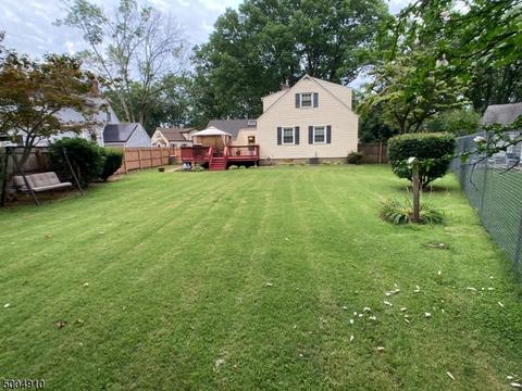 45 Glen Ct, North Plainfield, NJ 07063 photo 2