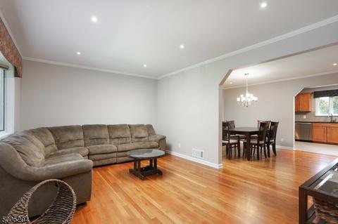 15 Post Rd, Clark, NJ 07066 photo 5