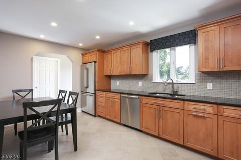 15 Post Rd, Clark, NJ 07066 photo 8