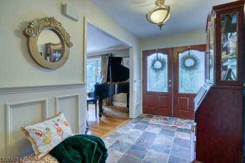 18 Darlington Dr, Wayne, NJ 07470 photo 2