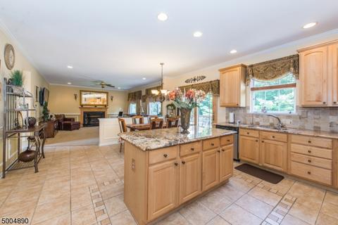 63 Atherton Ct, Wayne, NJ 07470 photo 6