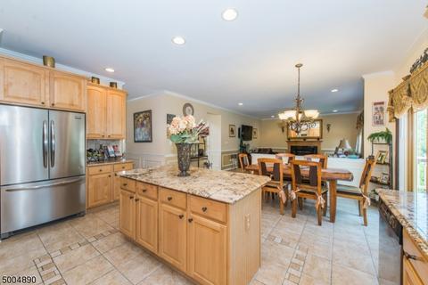 63 Atherton Ct, Wayne, NJ 07470 photo 5