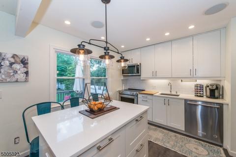28 Lenape Trl # a, Wayne, NJ 07470 photo 3