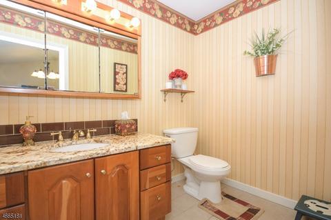 17 Mountain Rd, Wayne, NJ 07470 photo 11