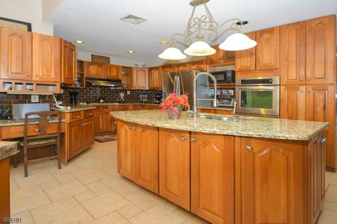 17 Mountain Rd, Wayne, NJ 07470 photo 9