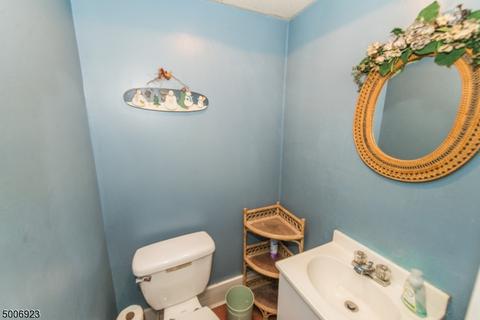 2 Clairidge Ct, Montclair, NJ 07042 photo 14