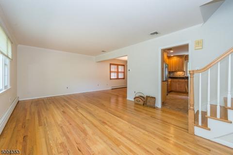 18 Whipple Rd, Wayne, NJ 07470 photo 2