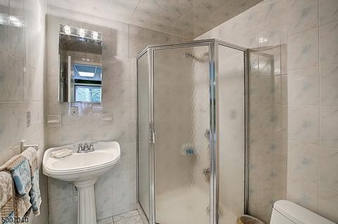 4 Summit Ct, Hackensack, NJ 07601 photo 20