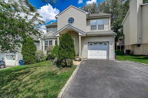 4 Summit Ct, Hackensack, NJ 07601 photo 1