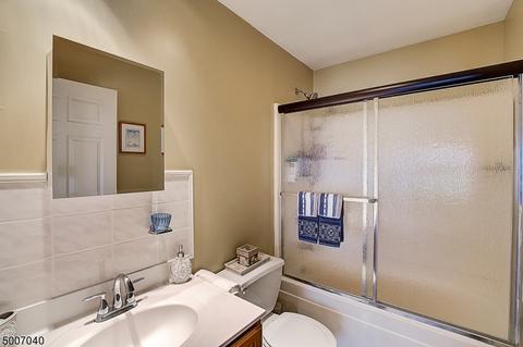 4 Summit Ct, Hackensack, NJ 07601 photo 16