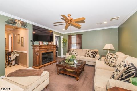 93 Surrey Dr, Wayne, NJ 07470 photo 7
