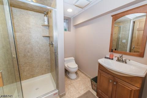 93 Surrey Dr, Wayne, NJ 07470 photo 17