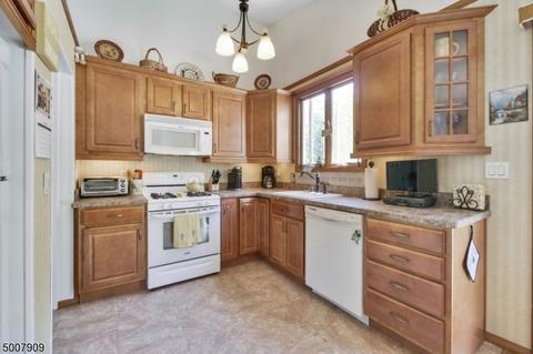181 Perry St, Dover, NJ 07801 photo 6