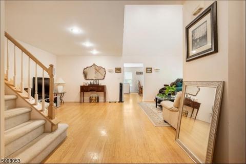 239 Warbler Dr, Wayne, NJ 07470 photo 4