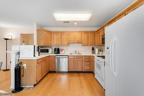 239 Warbler Dr, Wayne, NJ 07470 photo 8