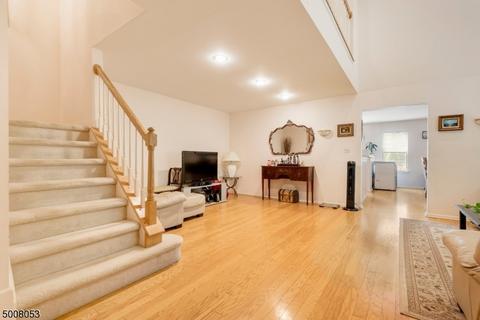 239 Warbler Dr, Wayne, NJ 07470 photo 5