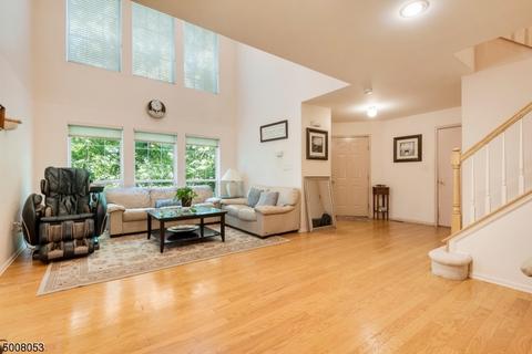 239 Warbler Dr, Wayne, NJ 07470 photo 3