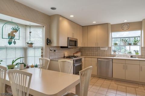 62 Ashburn Rd, Wayne, NJ 07470 photo 9
