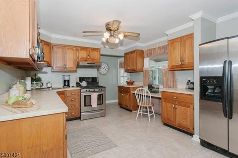 88 Beechwood Dr, Wayne, NJ 07470 photo 5