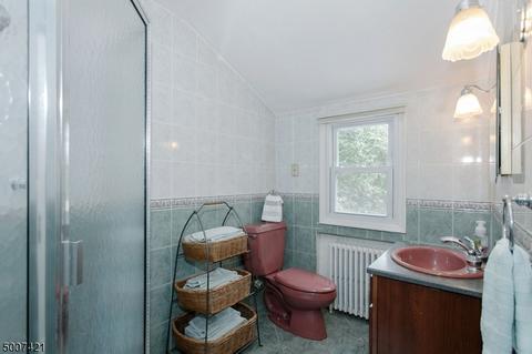 88 Beechwood Dr, Wayne, NJ 07470 photo 15