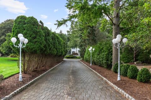 6 Dansfield Ct, Upper Saddle River, NJ 07458 photo 2