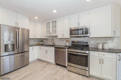 2 Hansen Pl, Wayne, NJ 07470 photo 9