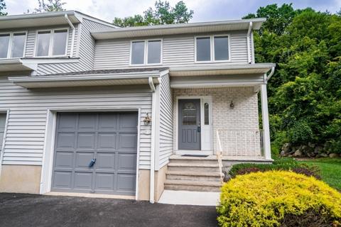 2 Hansen Pl, Wayne, NJ 07470 photo 1