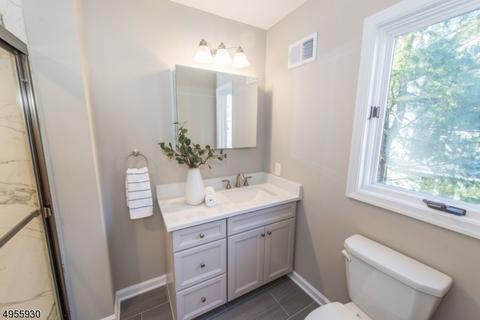2 Hansen Pl, Wayne, NJ 07470 photo 15